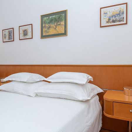 Apartments Sokol Makarska Extérieur photo