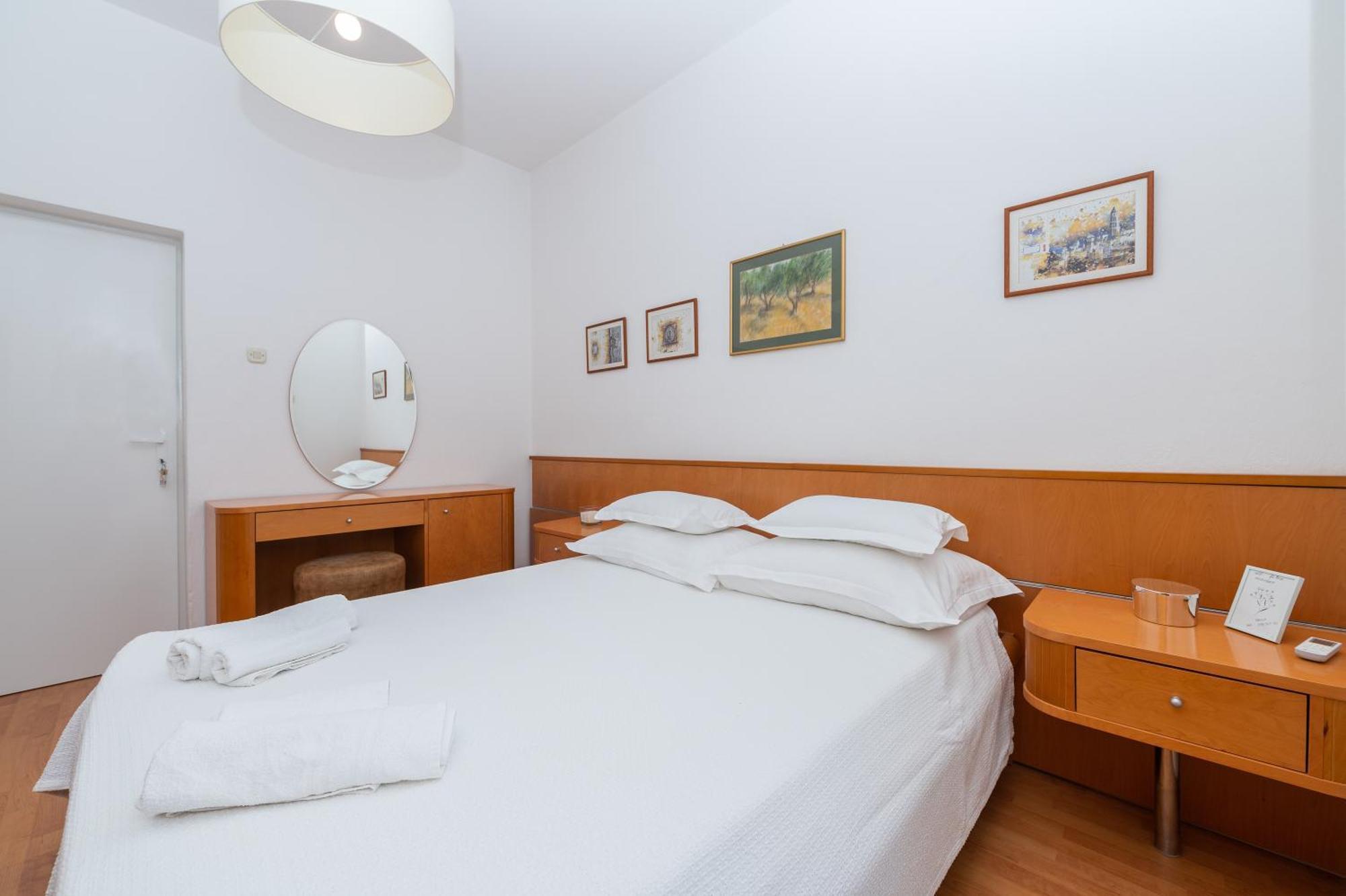 Apartments Sokol Makarska Extérieur photo