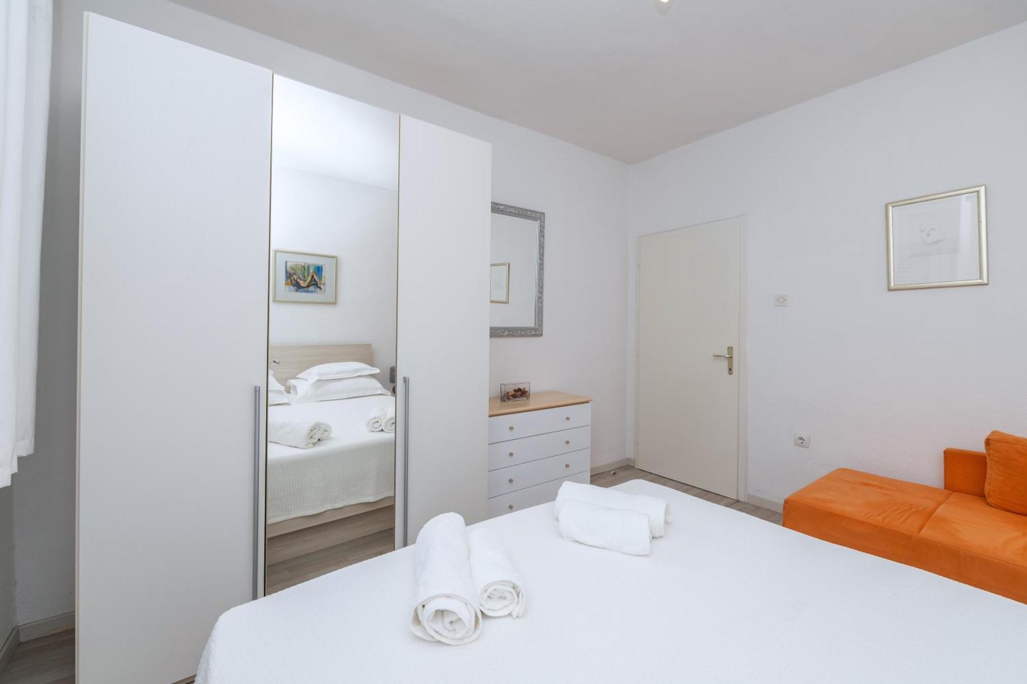 Apartments Sokol Makarska Extérieur photo
